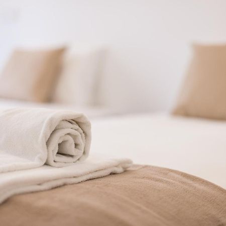 Mouraria Blue Three-Bedroom Apartment W/ Parking - By Lu Holidays ลิสบอน ภายนอก รูปภาพ