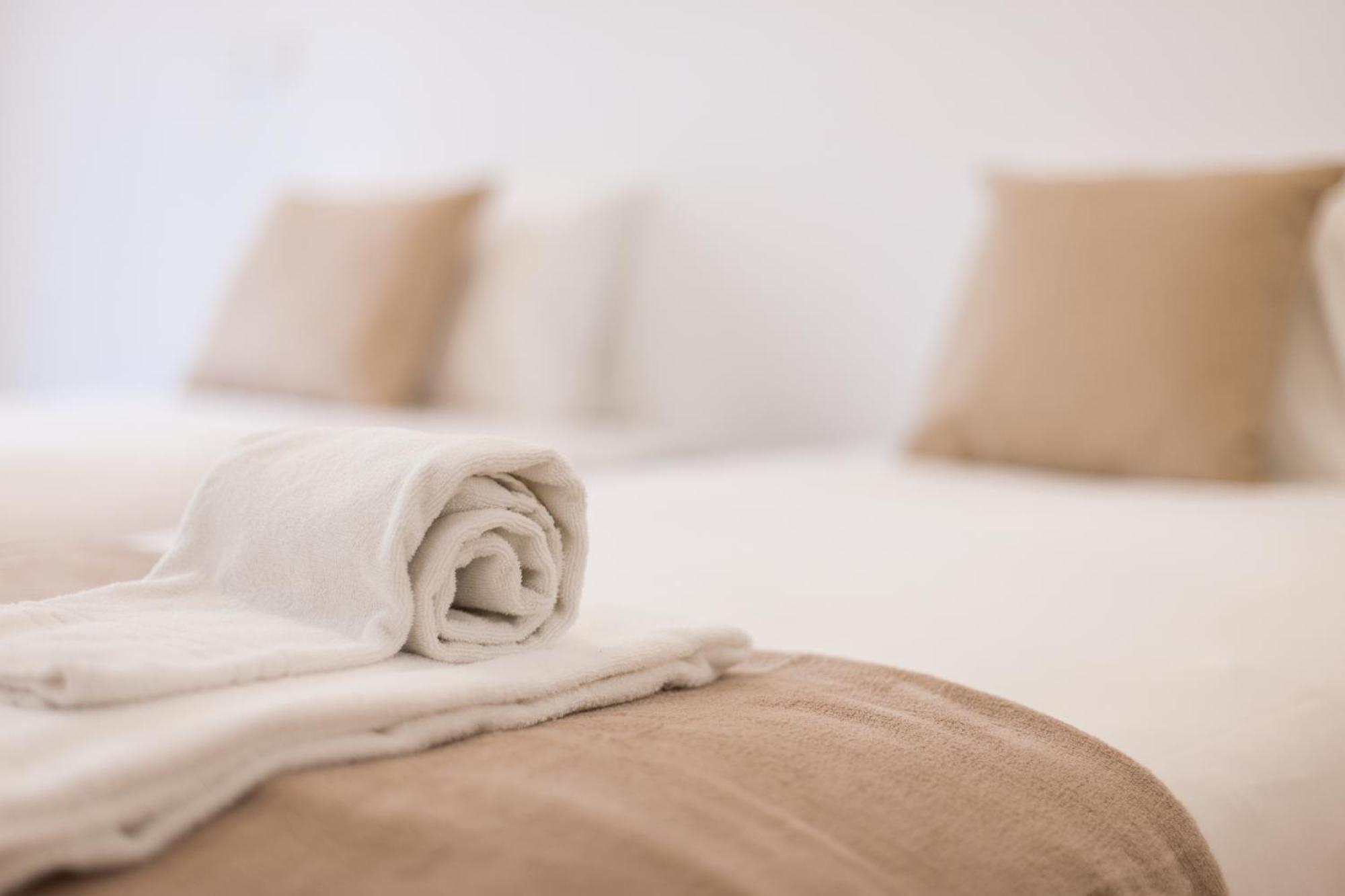 Mouraria Blue Three-Bedroom Apartment W/ Parking - By Lu Holidays ลิสบอน ภายนอก รูปภาพ