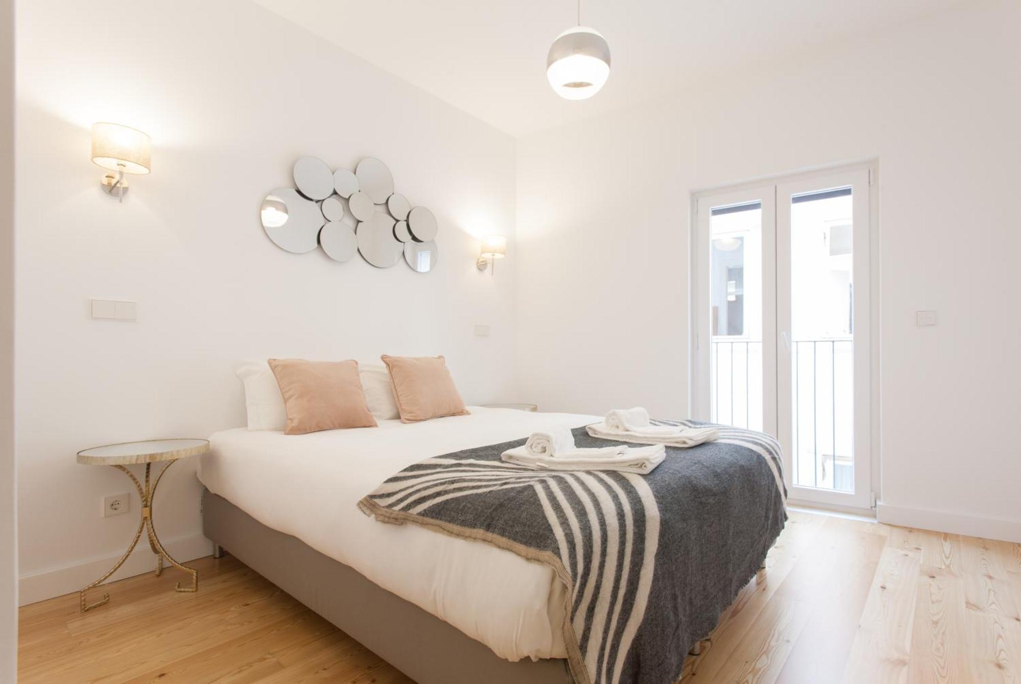Mouraria Blue Three-Bedroom Apartment W/ Parking - By Lu Holidays ลิสบอน ภายนอก รูปภาพ
