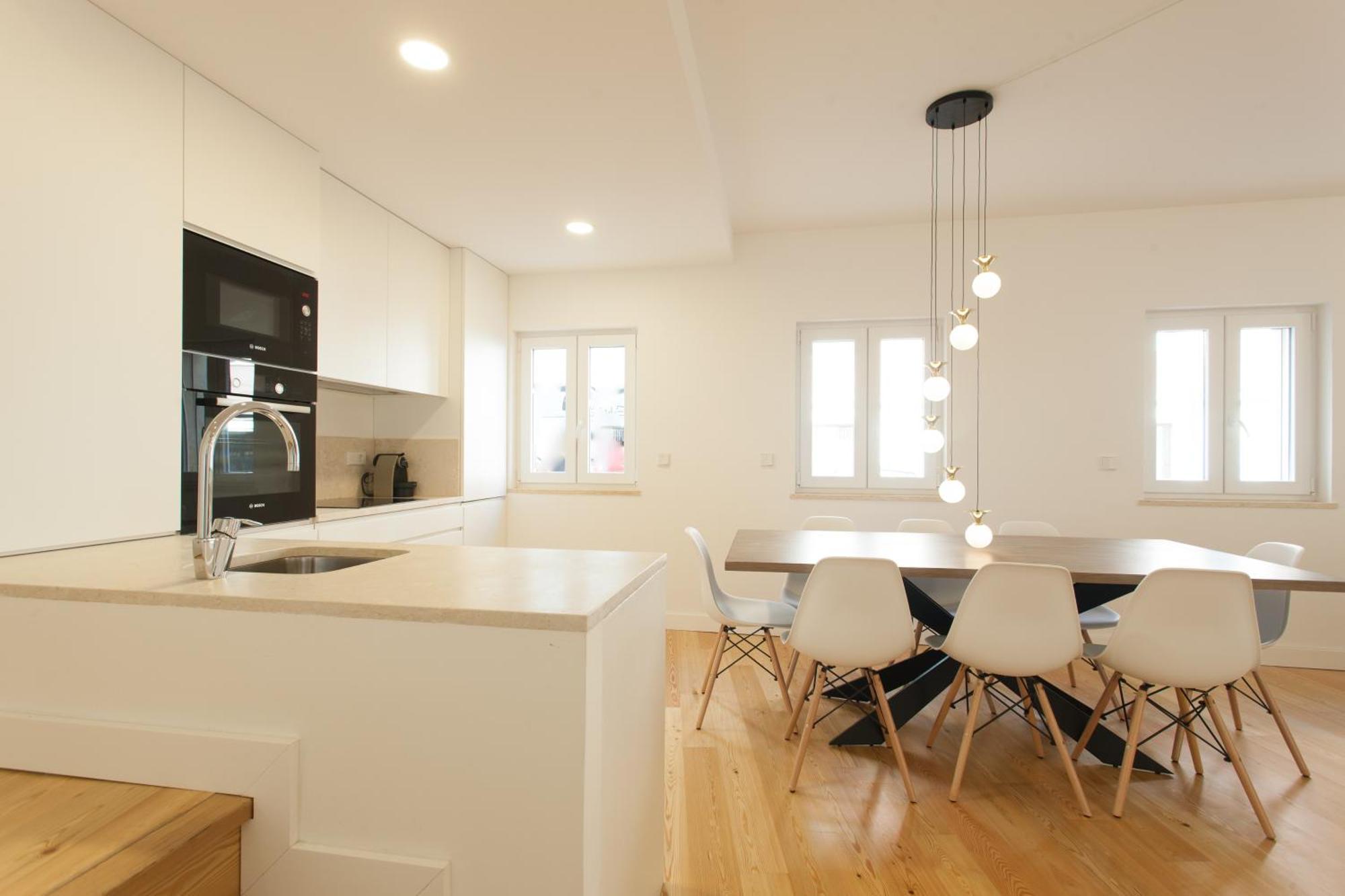 Mouraria Blue Three-Bedroom Apartment W/ Parking - By Lu Holidays ลิสบอน ภายนอก รูปภาพ