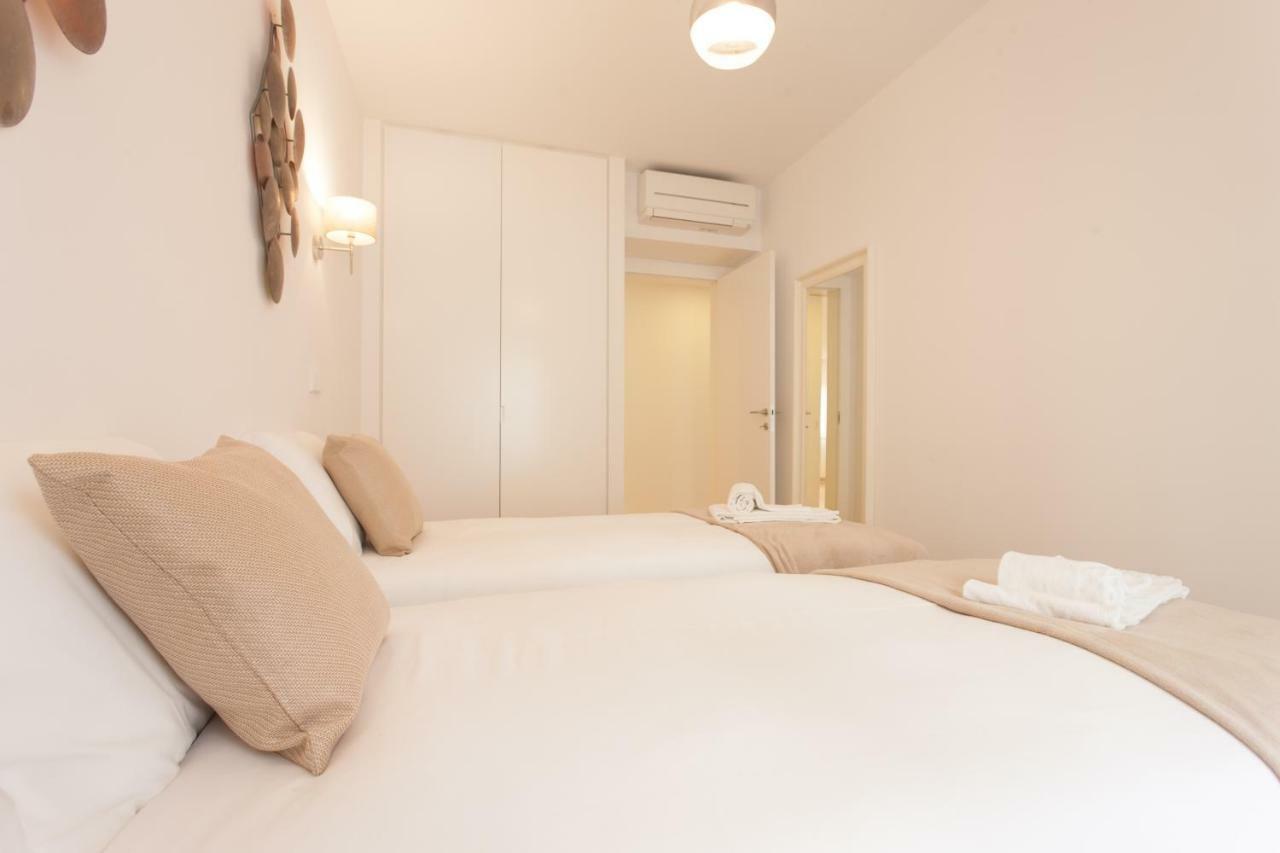 Mouraria Blue Three-Bedroom Apartment W/ Parking - By Lu Holidays ลิสบอน ภายนอก รูปภาพ